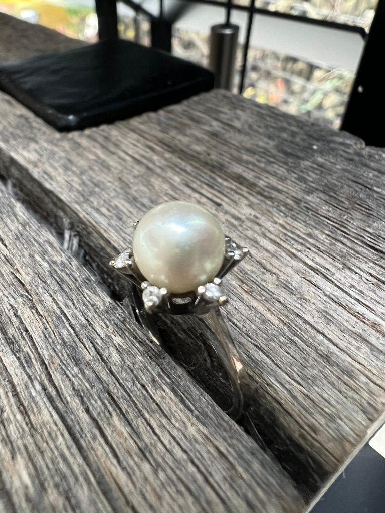 Prachtige ring van 18k goud, natuurlijke parel en diamanten, Met edelsteen, Wit, Nieuw, Ophalen of Verzenden