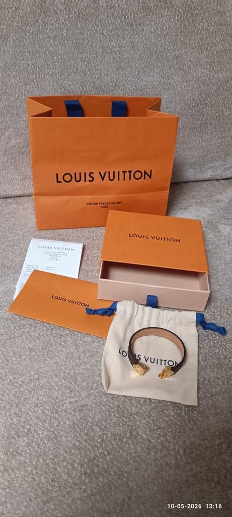 Louis Vuitton Monogram Armband met Gouden Sluiting, Ophalen of Verzenden, Zo goed als nieuw, Bruin, Leer