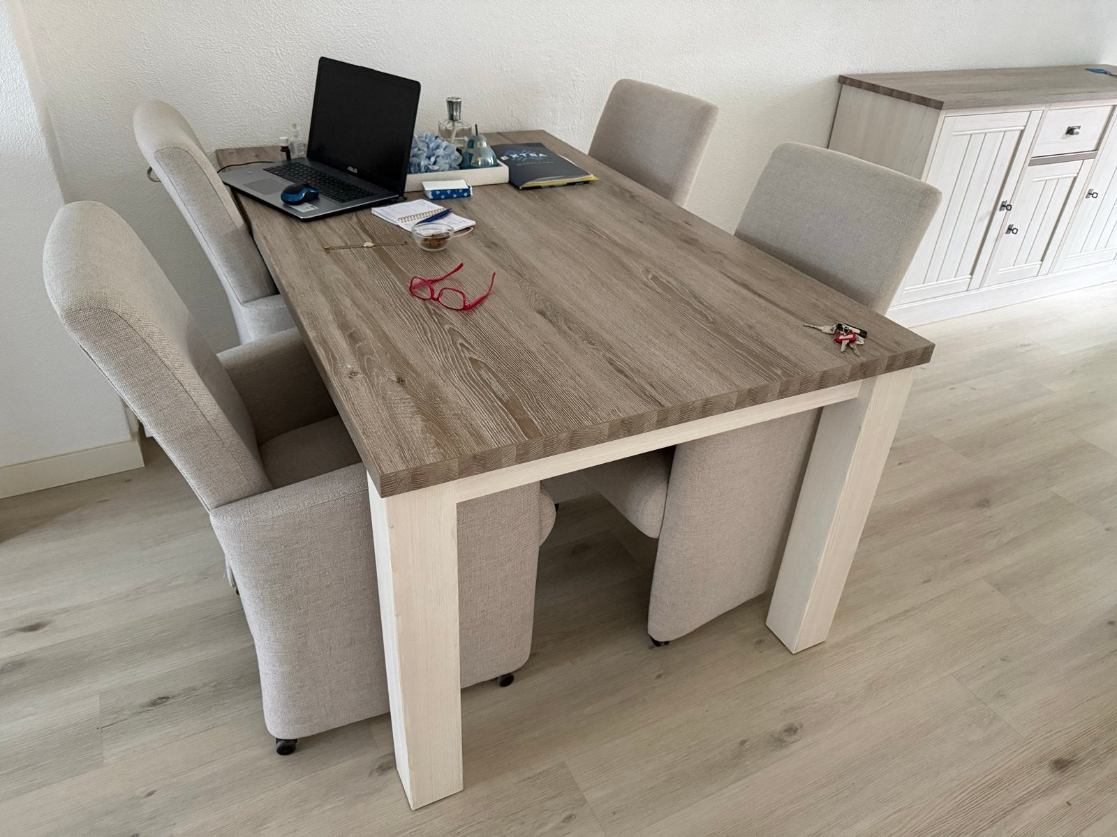 Yumali eettafel en dressoir - Zo goed als nieuw, Ophalen, 100 tot 150 cm, Zo goed als nieuw, 150 tot 200 cm