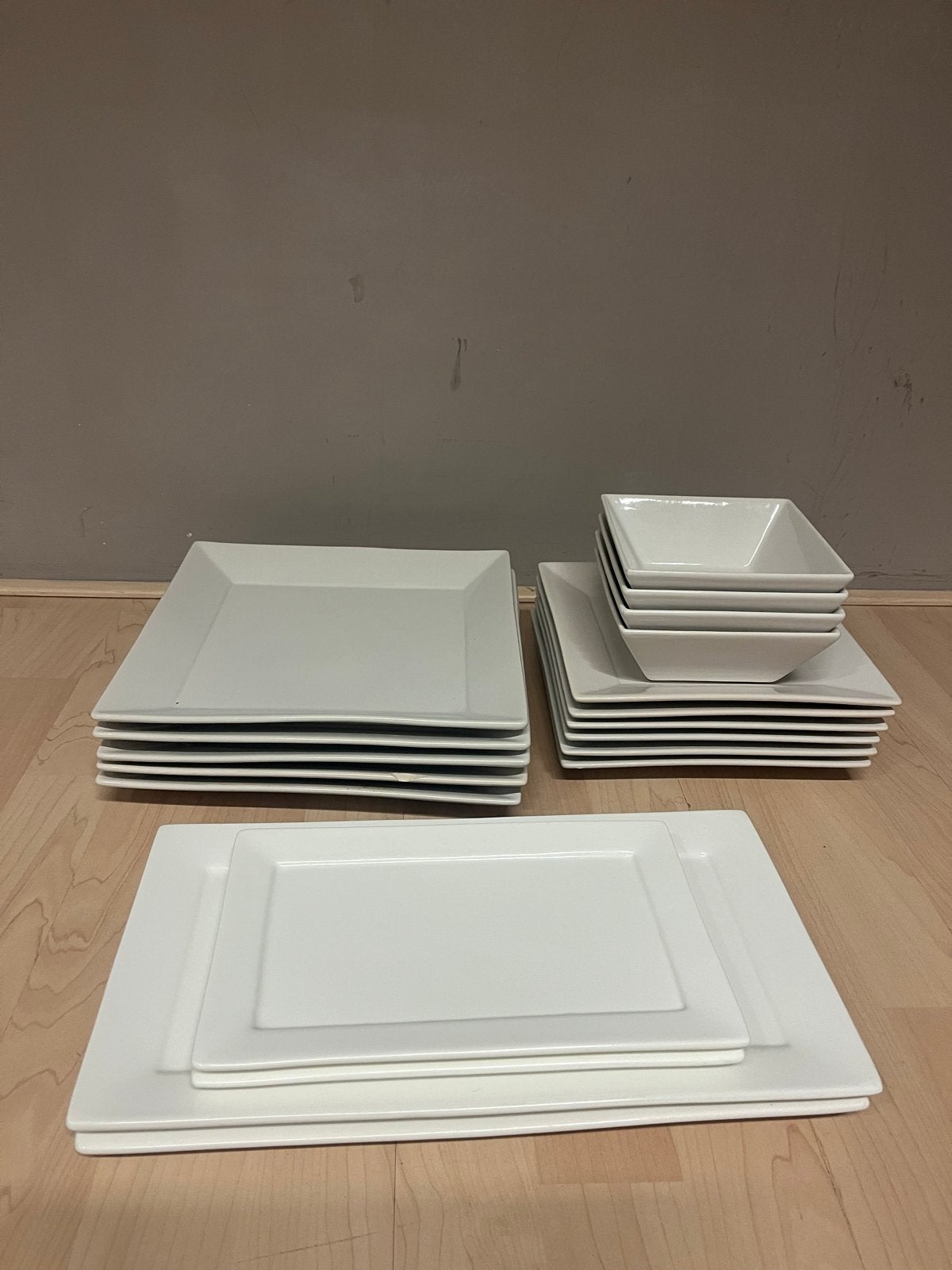 Wit vierkant servies - 20-delig, Gebruikt, Keramiek, Ophalen of Verzenden, Modern