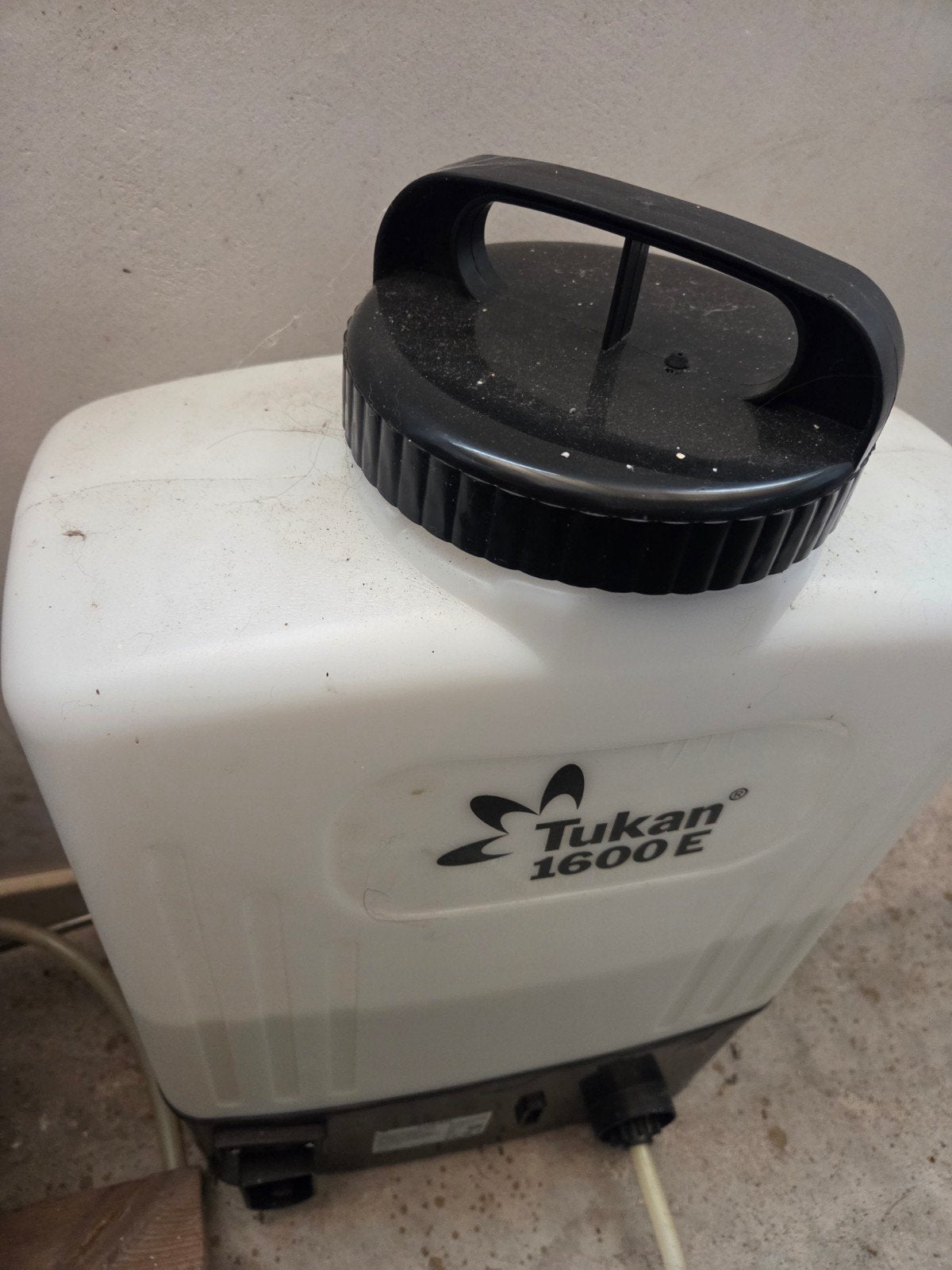 Tukan 1600 E Elektro Rugsproeier, Ophalen