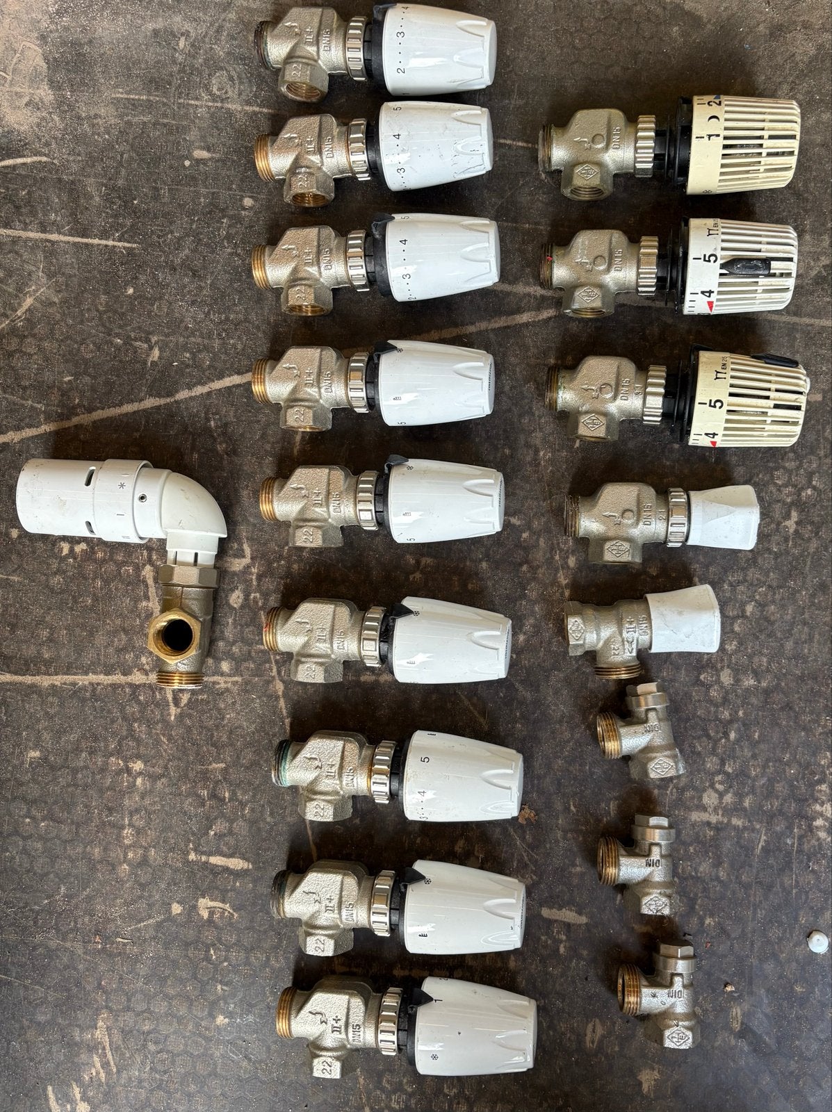 Heimeier Thermostatische Radiatorventielen met Knoppen, Ophalen, Gebruikt, Minder dan 30 cm, Overige typen
