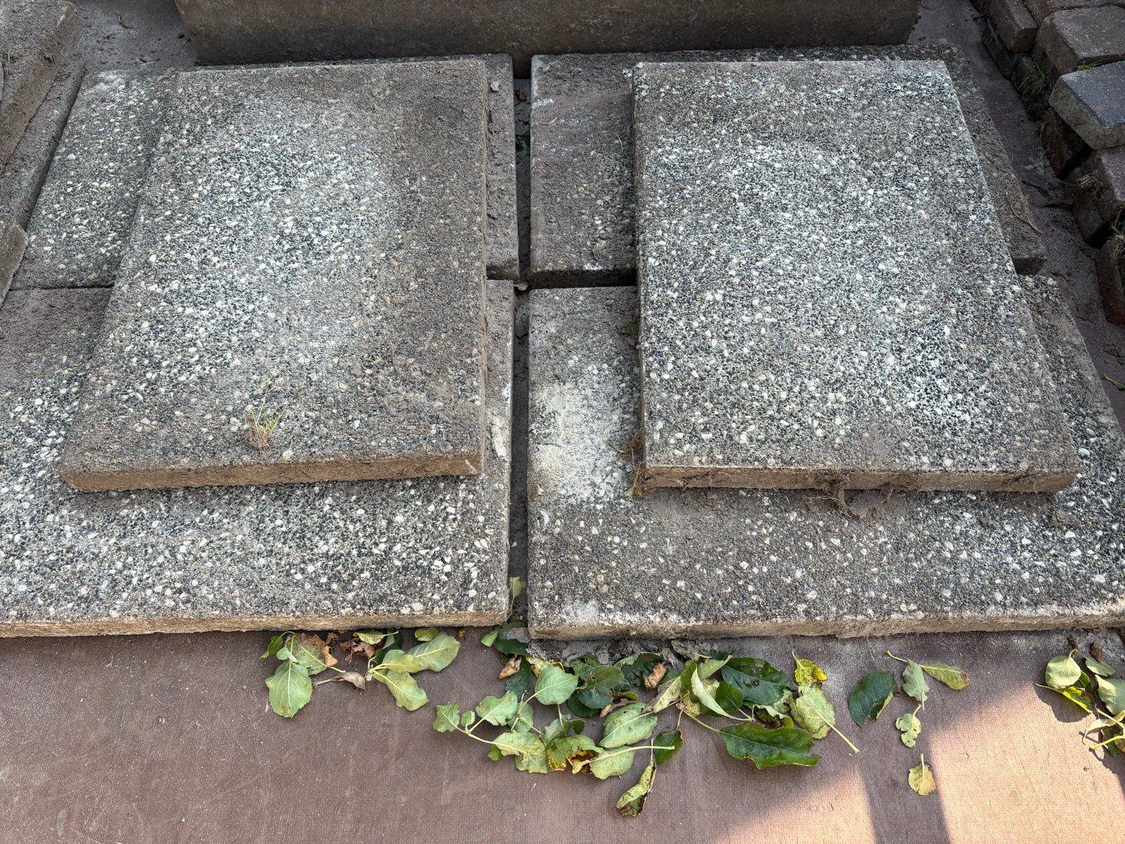 15 grindtegels en 1 halve grindtegel, Tuin en Terras, Ophalen, Gebruikt, Minder dan 5 m², Grind