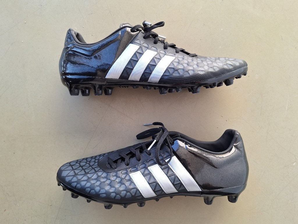 Adidas Ace 15.3 voetbalschoenen zwart metallic zilver 44 2/3, Schoenen, Maat L, Ophalen of Verzenden, Zo goed als nieuw