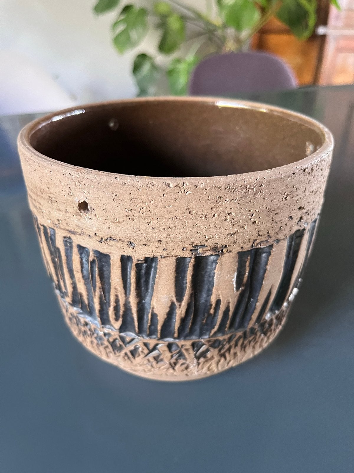 Vintage Aardewerk Hangpot - Bruin met Zwart Reliëf, Gebruikt, Rond, Binnen, Ophalen of Verzenden