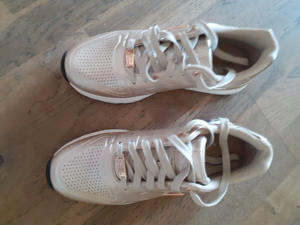 Dames sneakers maat 39 Hush puppies, Overige kleuren, Ophalen of Verzenden, Hush Puppies, Sneakers of Gympen