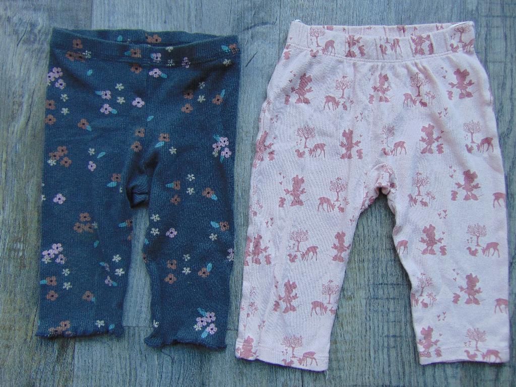 Setje van 2 lange broekjes maat 74 C&A roze + Zara bloemen, Kinderen en Baby's, Babykleding | Maat 74, Broekje, Meisje, Ophalen of Verzenden