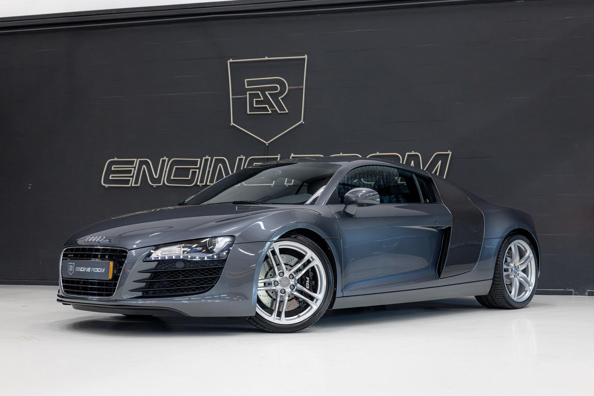 Audi R8 4.2 V8 FSI Manual | Carbon | FulL History |, Auto's, Audi, Parkeersensor, Gebruikt, 1535 kg, Bedrijf