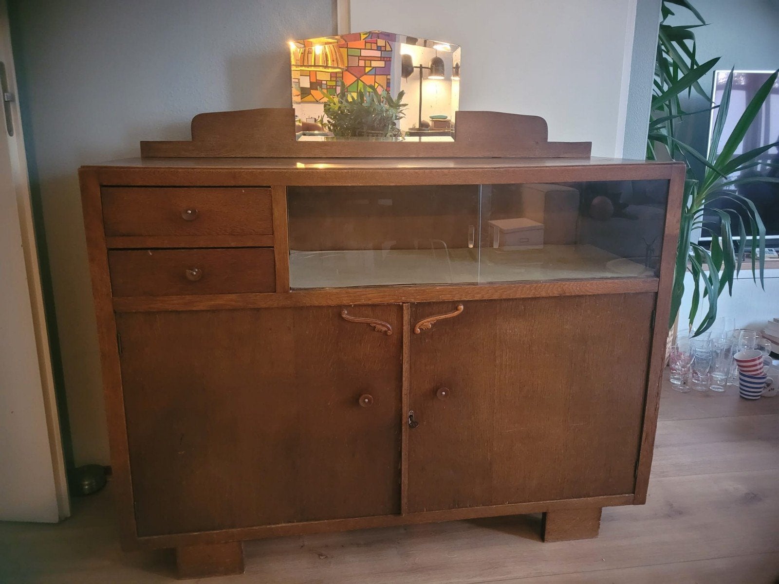 Vintage dressoir met vitrine en lades, Ophalen