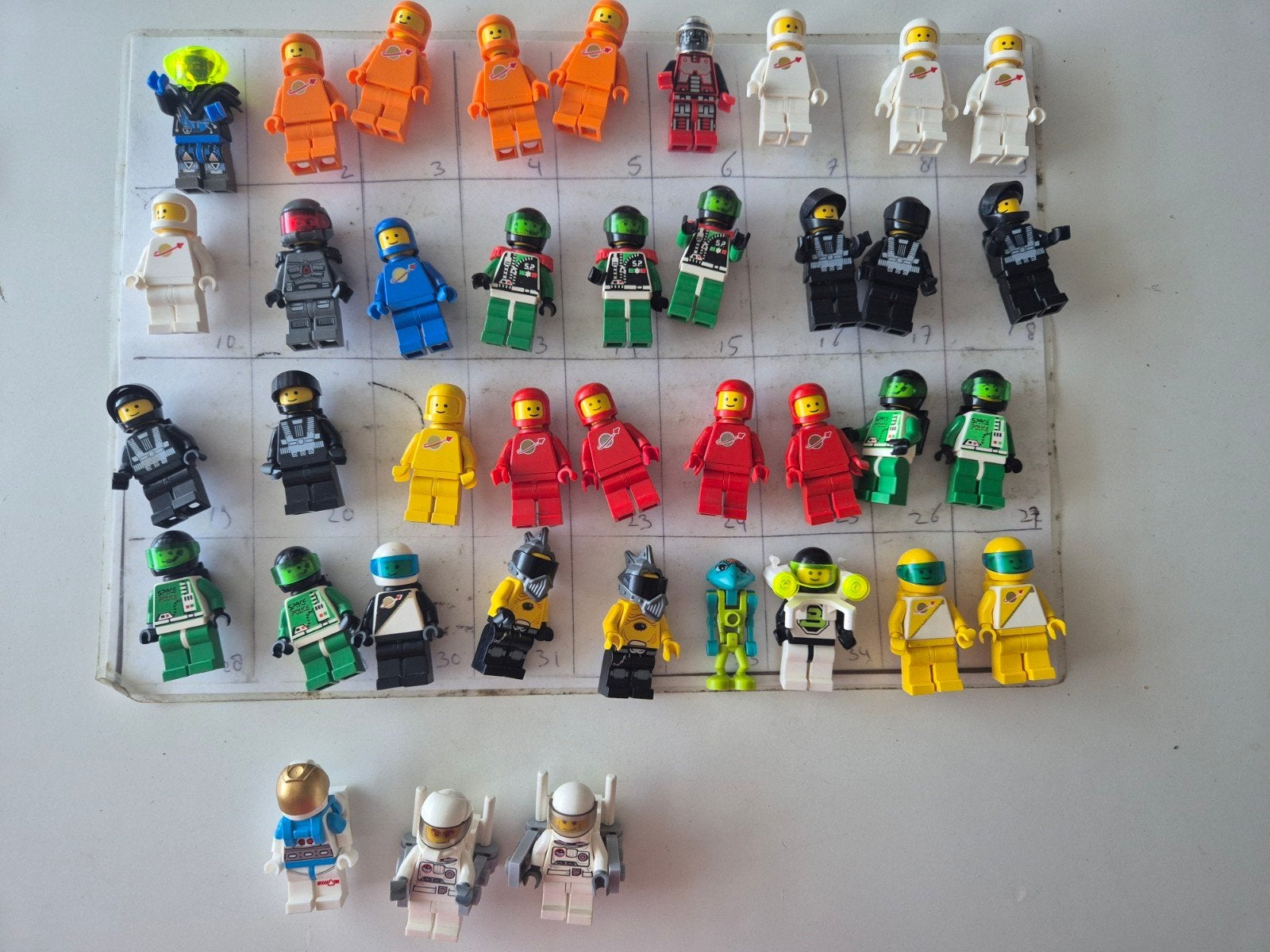 Lego classis space alien mars police blacktron poppetjes, Ophalen of Verzenden