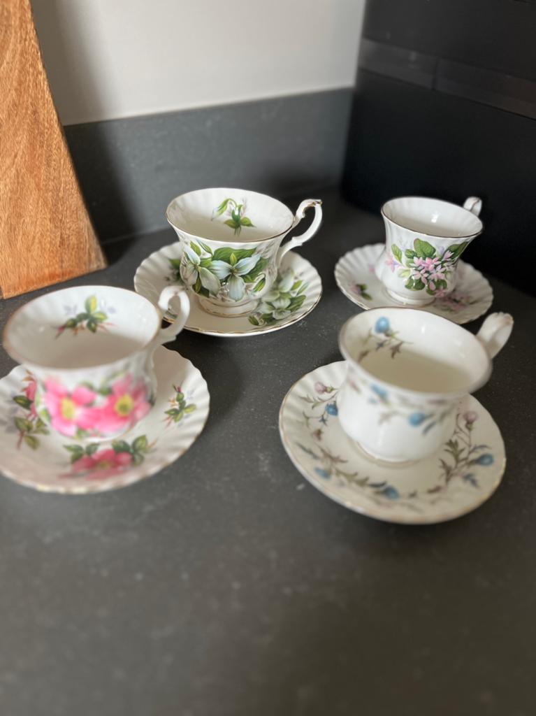 Royal Albert kop en schotels, Verzamelen, Ophalen, Zo goed als nieuw, Porselein, Kop en/of schotel