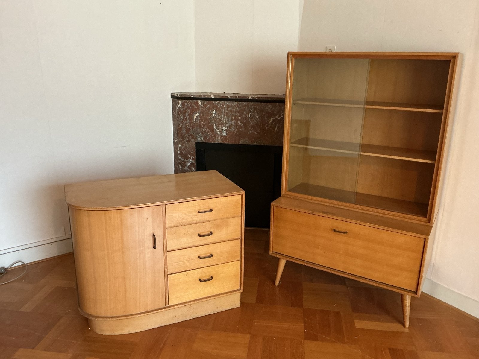 Vintage houten dressoir en vitrinekast set, Huis en Inrichting, Gebruikt, 100 tot 150 cm, Ophalen of Verzenden, Met lade(s)
