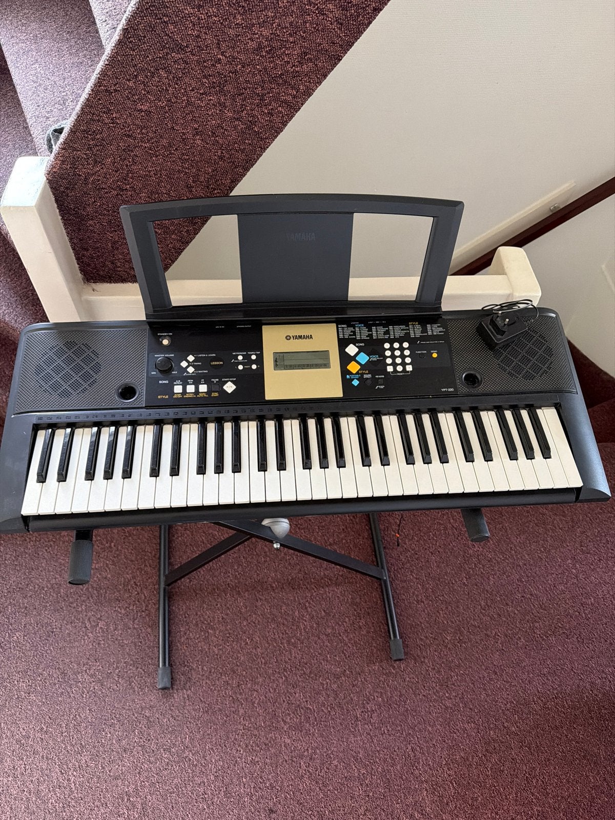 Yamaha YPT-220 Keyboard met standaard, Ophalen, Yamaha, Met standaard, 61 toetsen