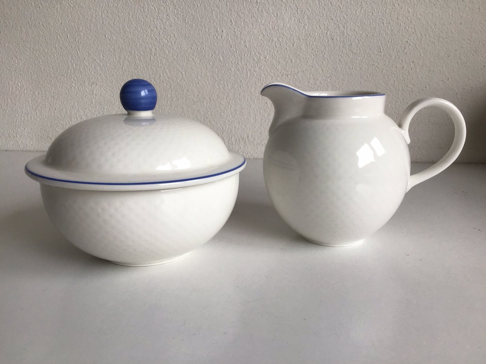 Suikerpot en melkkan Tipo Blue Villeroy & Boch roomstel - NW, Ophalen of Verzenden, Nieuw, Porselein, Kom(men)
