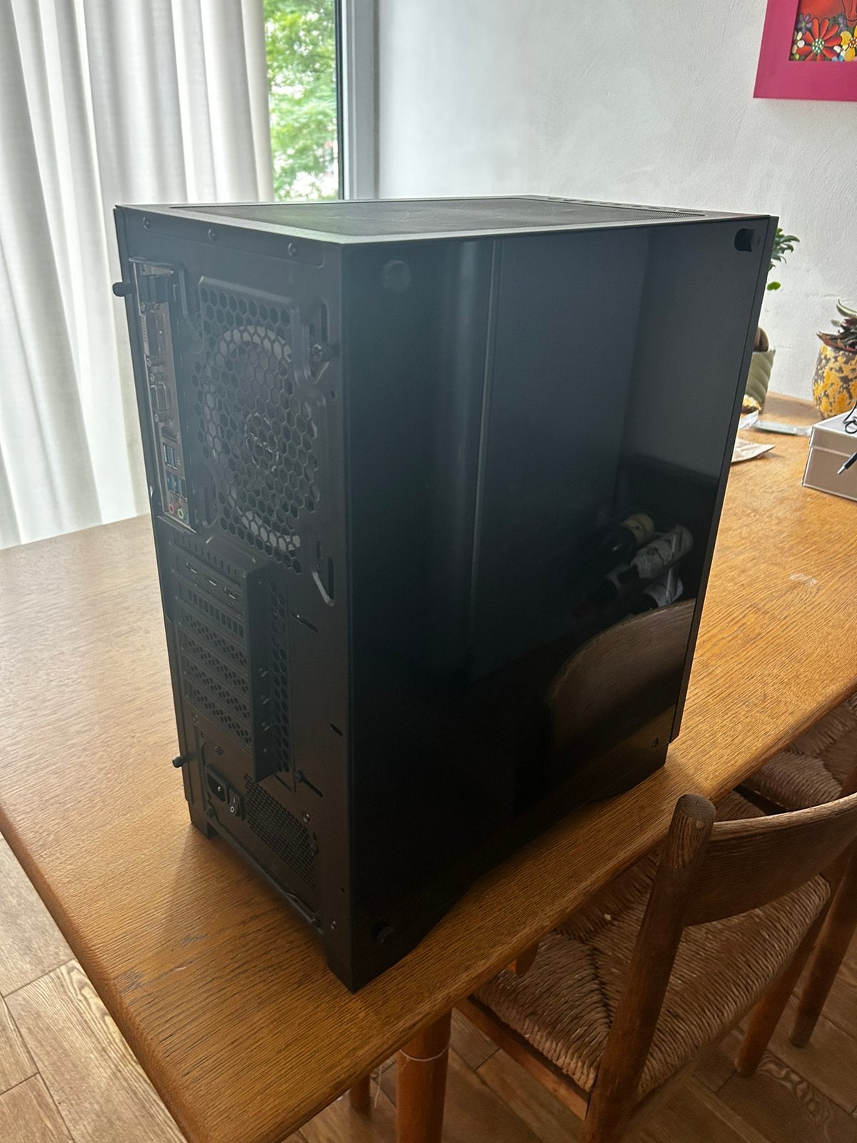 Gaming PC – Ryzen 5 / RX 5700 XT / 16 GB RAM, Computers en Software, Ophalen, Zo goed als nieuw