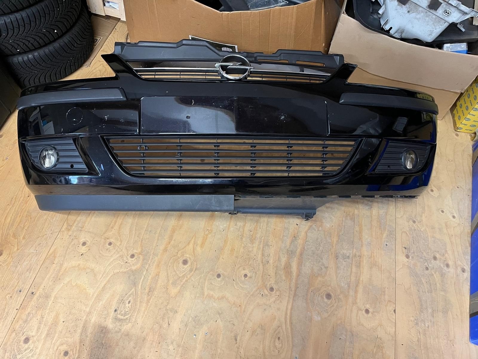 Opel Corsa C Facelift Bumper Zwart met Mistlampen, Auto-onderdelen, Ophalen, Gebruikt, Voor, Opel