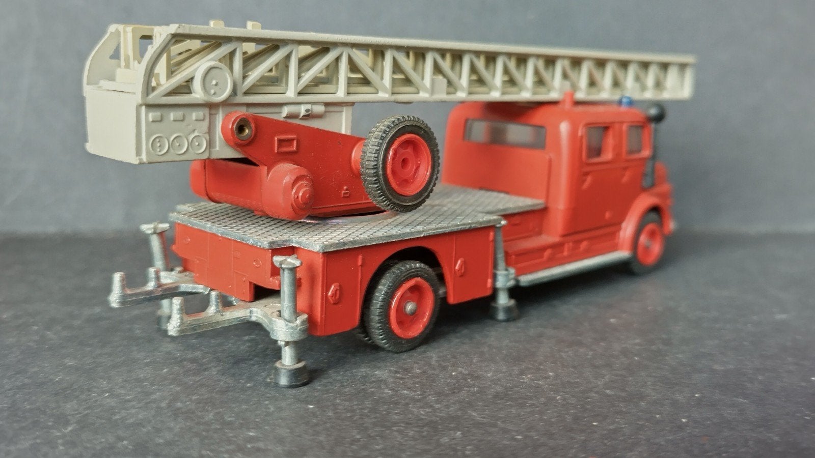 Mercedes Benz Rundhauber Feuerwehr Siku Pol, Gebruikt, Verzenden, Bus of Vrachtwagen, Sieper