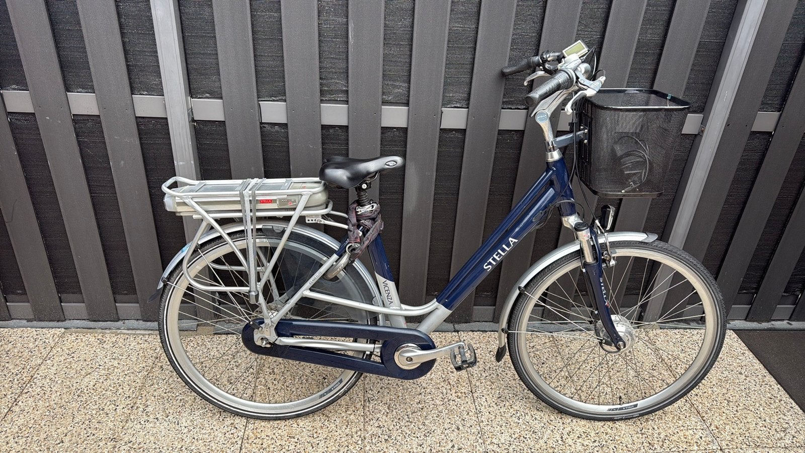 Zeer nette Elektrichefiets Stella vicenza 28 inch, Zo goed als nieuw, 51 tot 55 cm, 50 km per accu of meer, Ophalen
