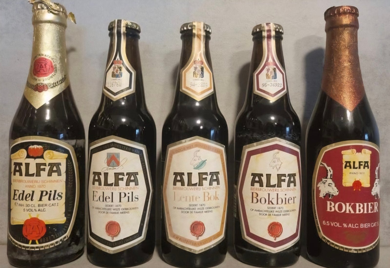 5x Alfa, Schinnen: Edelpils '91, '95 - (Lente)Bok 91, 95, 96, Ophalen of Verzenden, Zo goed als nieuw, Flesje(s), Overige merken