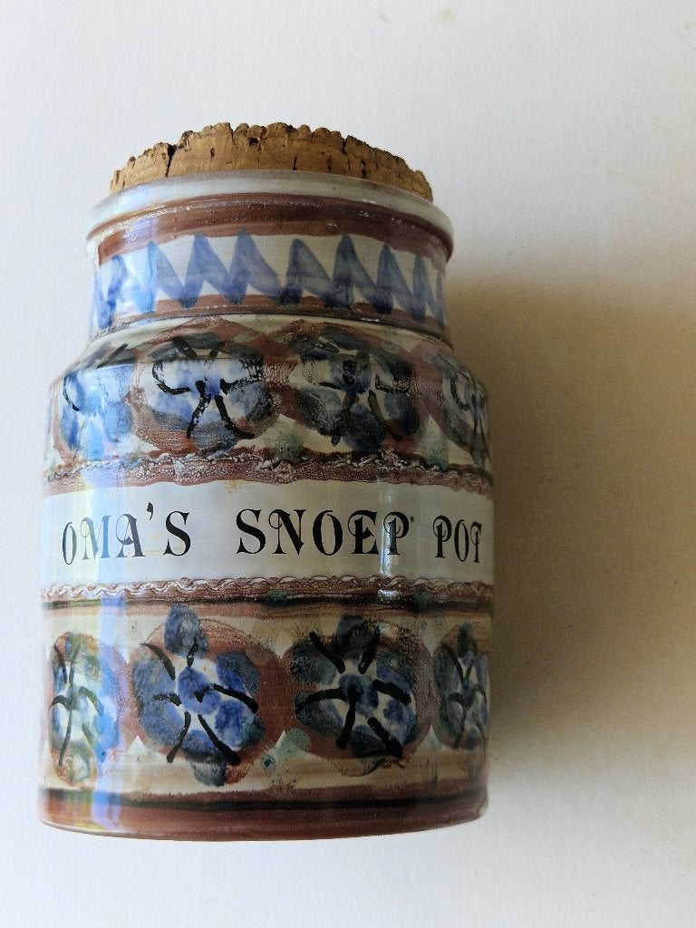 Oma's snoeppot,. Potterie de champignon Gennep., Ophalen of Verzenden, Zo goed als nieuw, Keramiek, Overige stijlen