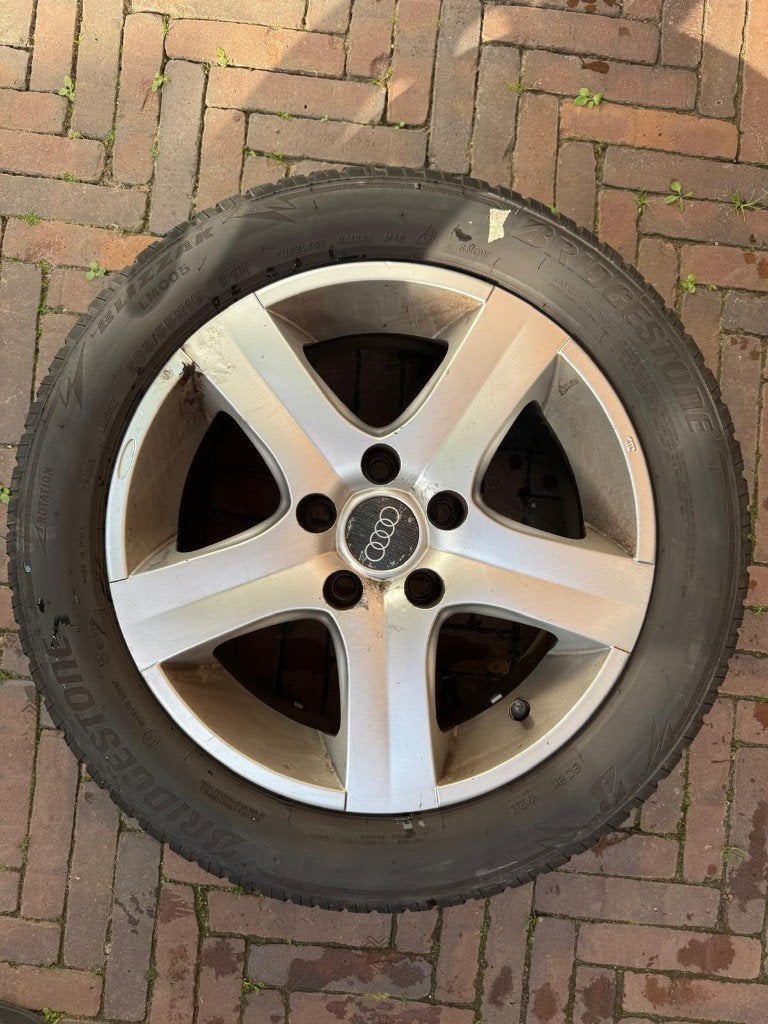 Audi velgen + Winterbanden Bridgestone Blizzak 205/55R16 91H, Ophalen, Gebruikt, 16 inch, Banden en Velgen
