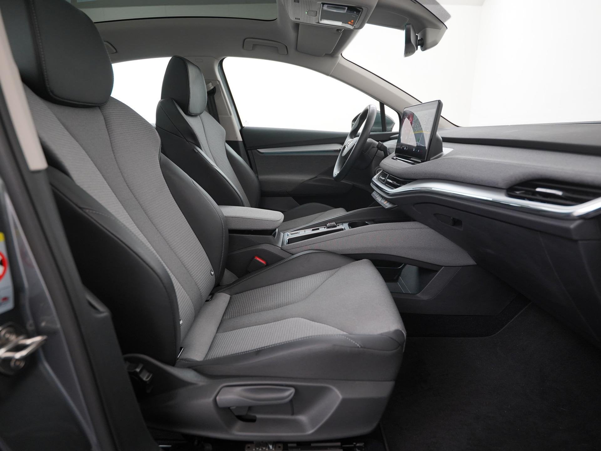 Skoda Enyaq Coupe iV 60 | Panoramadak | Zondag Open!, Auto's, Skoda, Automaat, Achterwielaandrijving, 179 pk, Leder en Stof
