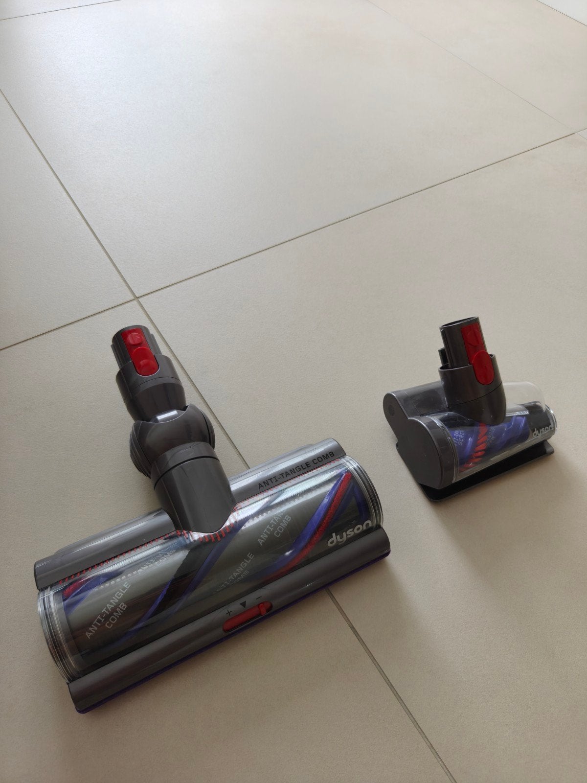 Dyson v15 anti tangle Comb en Screw Nieuw ongebruikt, Ophalen of Verzenden, Nieuw