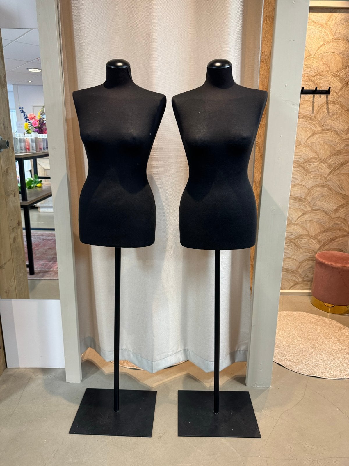 Dames buste paspop voor winkel etalage, Ophalen