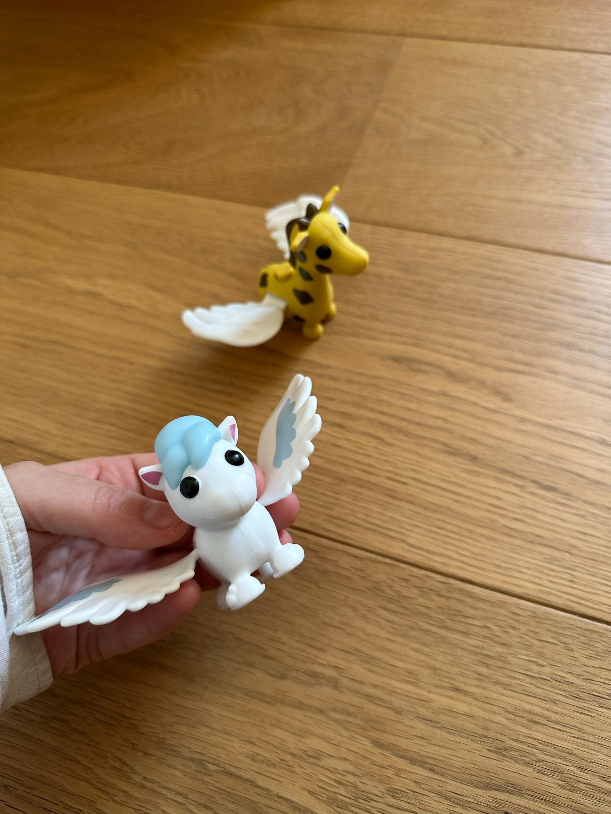 McDonald's Adopt Me! Happy Meal Speeltjes - Giraffe & Pegasu, Ophalen of Verzenden, Gebruikt, Jongen of Meisje