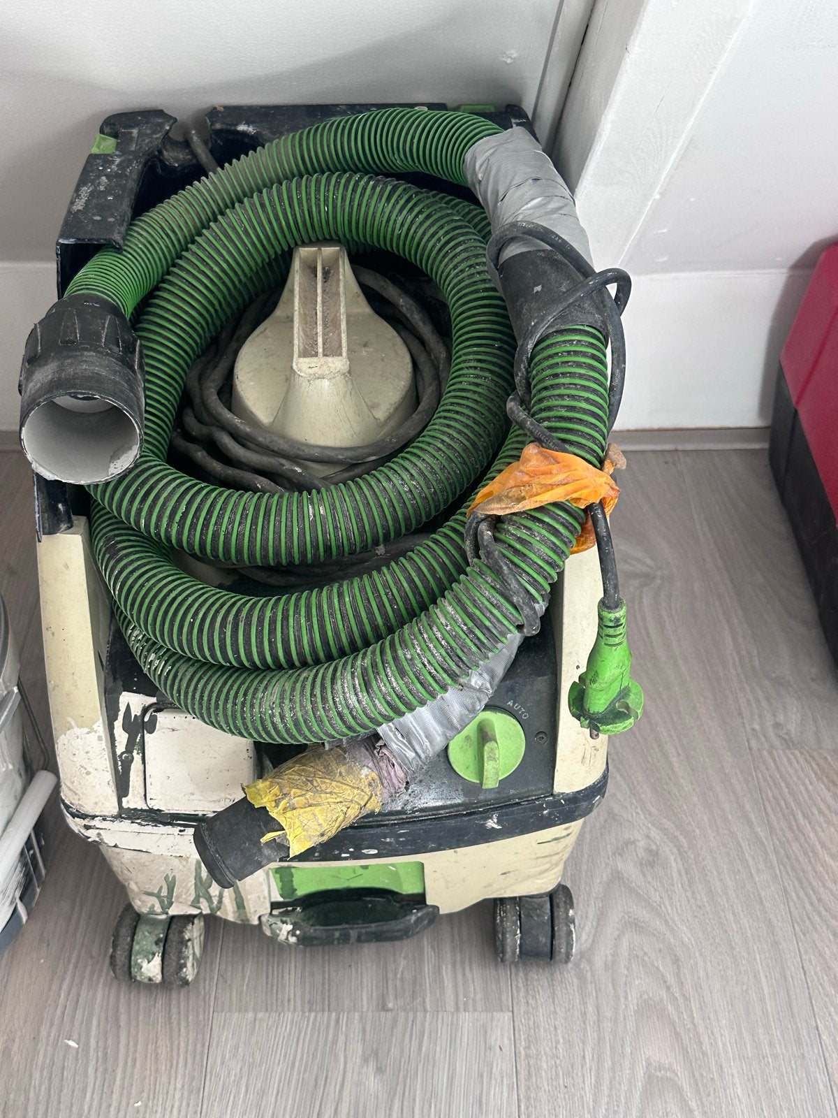 Stofzuiger met slang en 2 extra stofzakken, Ophalen of Verzenden, Niet werkend, Stofzak, Inclusief accessoires