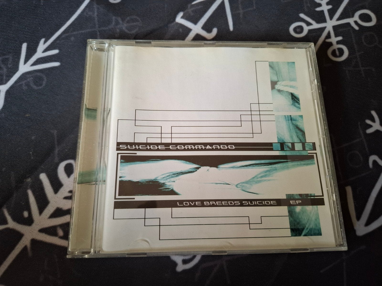 Suicide Commando - Love Breeds Suicide [EP] 2001, EP, Eerste persing, Ophalen of Verzenden, Zo goed als nieuw