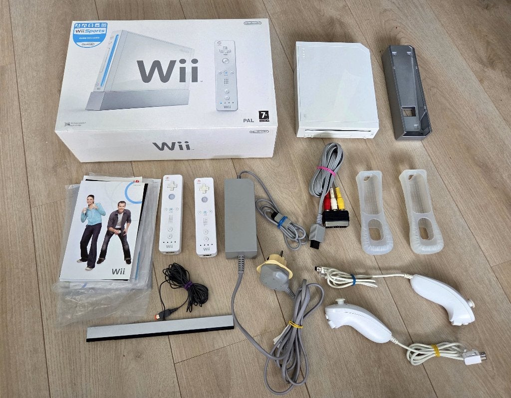 Nintendo Wii bundel met veel accessoires, Ophalen of Verzenden, Gebruikt, Met 2 controllers, Met games
