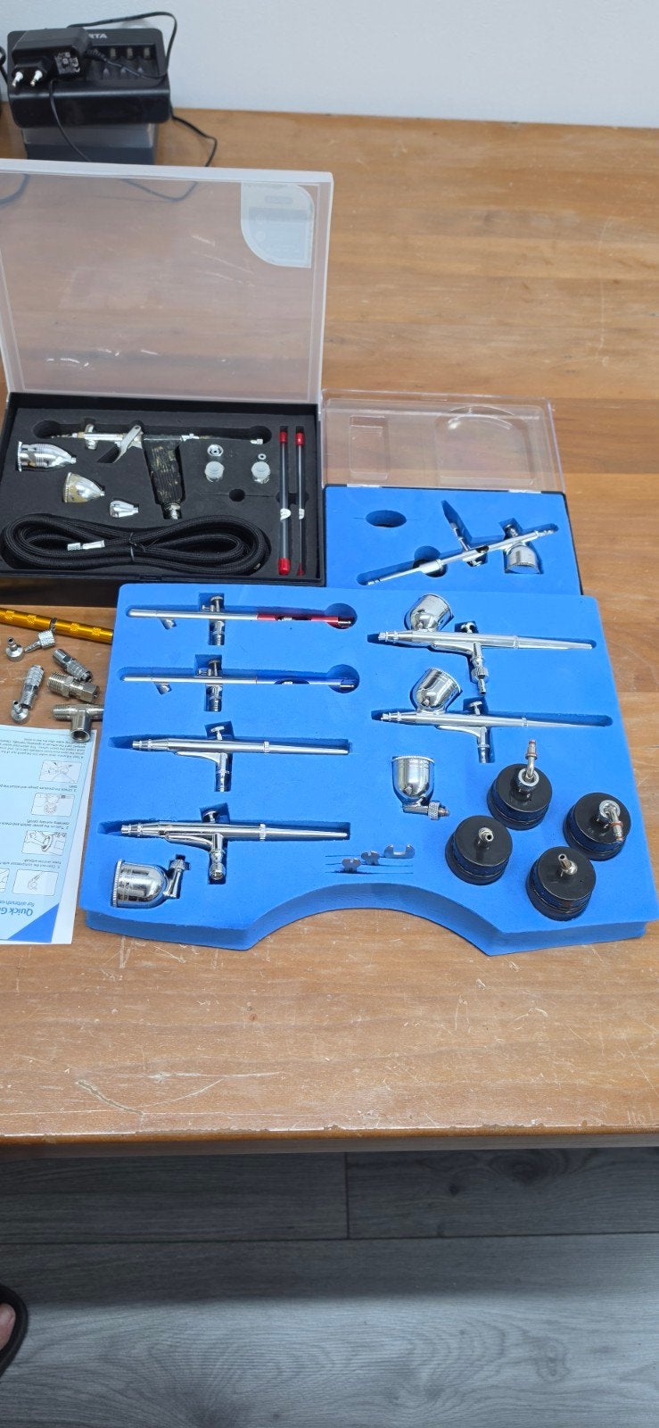 Airbrush Set met Meerdere Pistolen en Accessoires, Ophalen of Verzenden, Zo goed als nieuw, Airbrush en Toebehoren