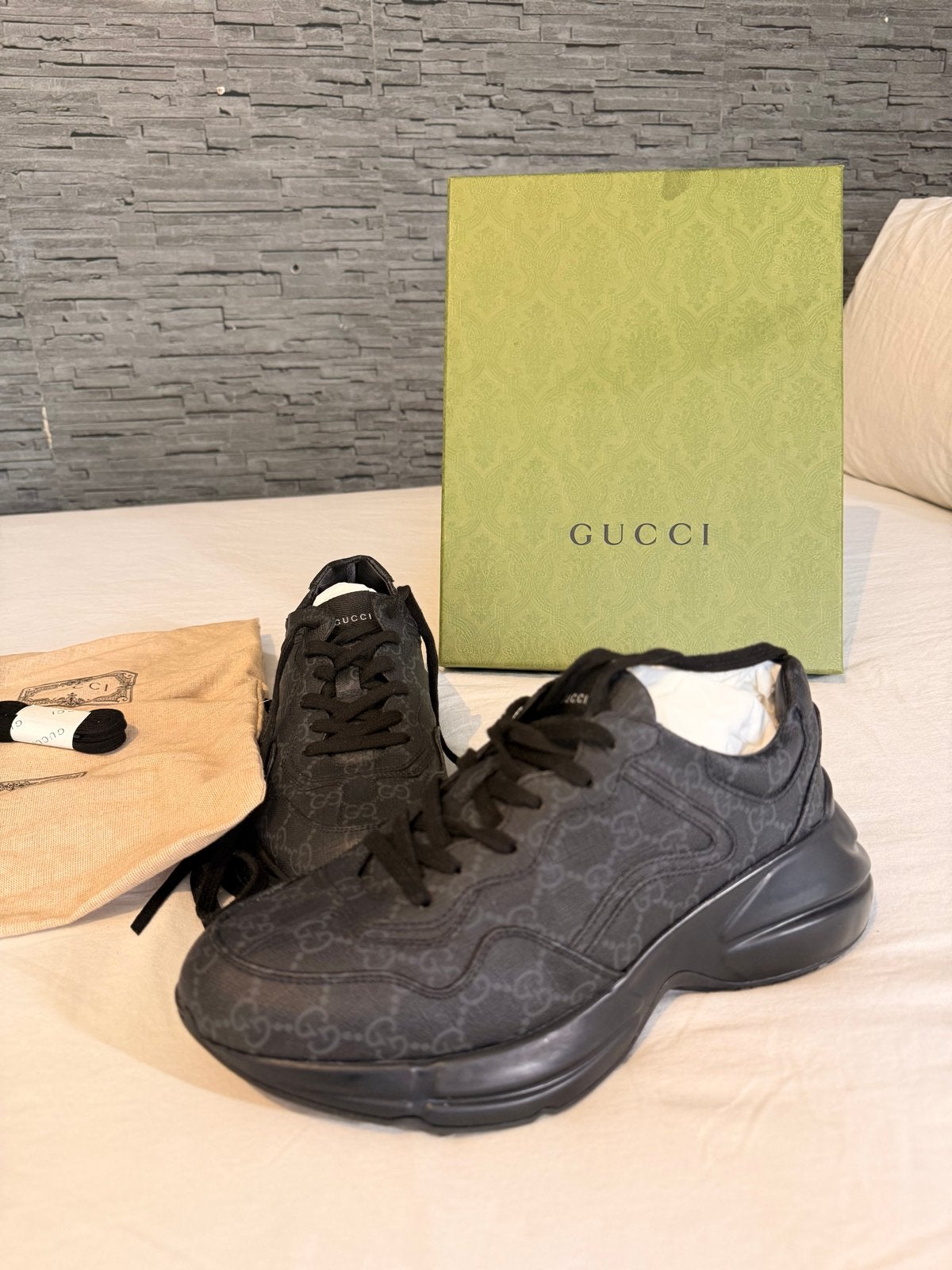 Gucci Rhyton GG Supreme Sneakers Zwart - Maat 40,5, Zwart, Ophalen of Verzenden, Sneakers of Gympen, Zo goed als nieuw