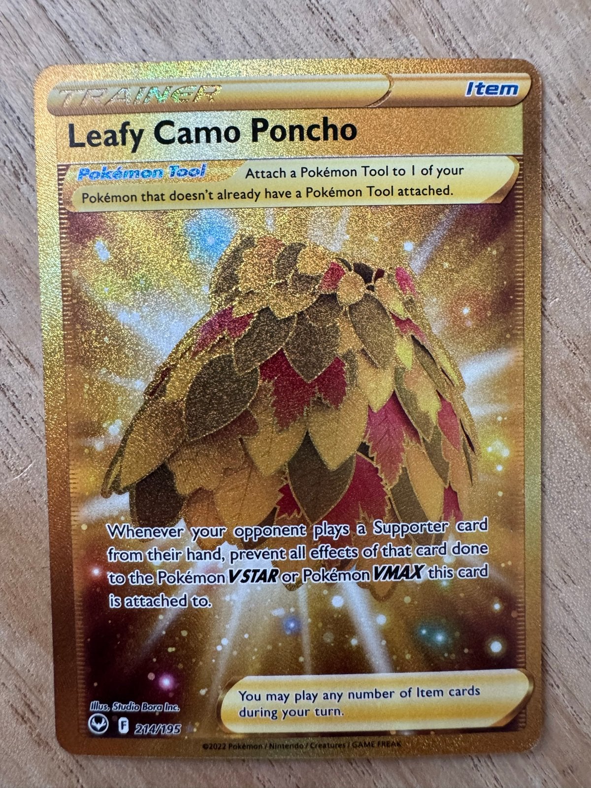 Leafy Camo Poncho Gold Secret Rare Pokémon Kaart, Ophalen of Verzenden, Zo goed als nieuw, Losse kaart, Foil