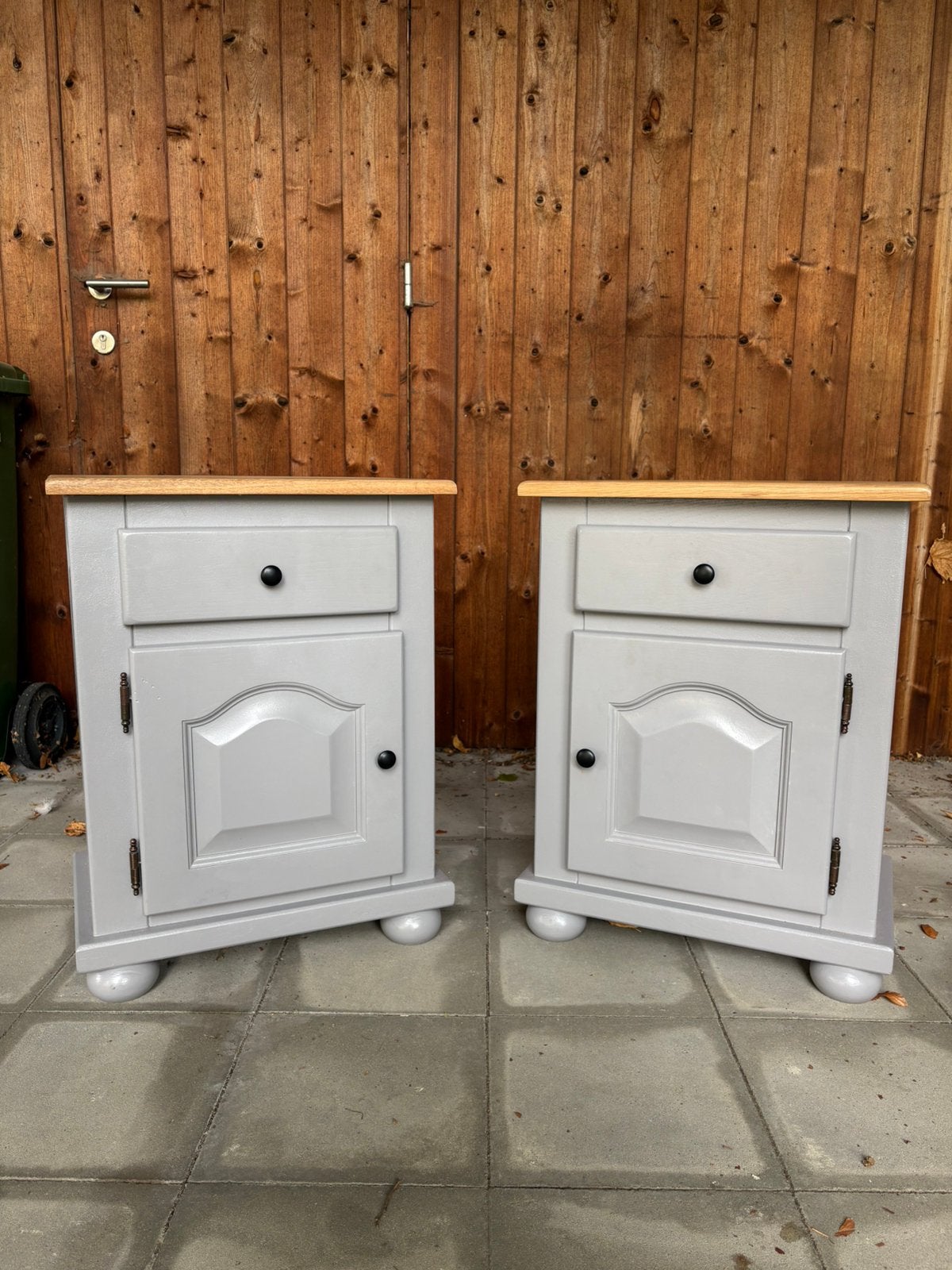 2 grenen nachtkastjes | grijs & hout, Huis en Inrichting, Ophalen, Zo goed als nieuw, Minder dan 45 cm, 55 tot 70 cm