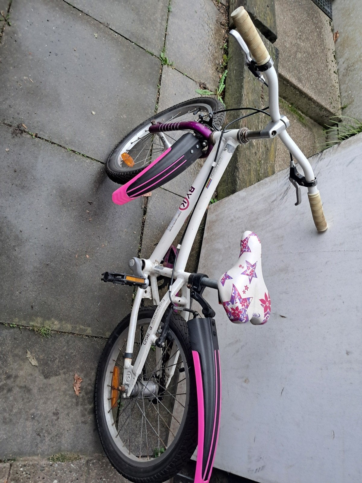 Kinderfiets BYDO wit/paars met spatborden, Ophalen, Velgrem, BYDO, 16 tot 20 inch