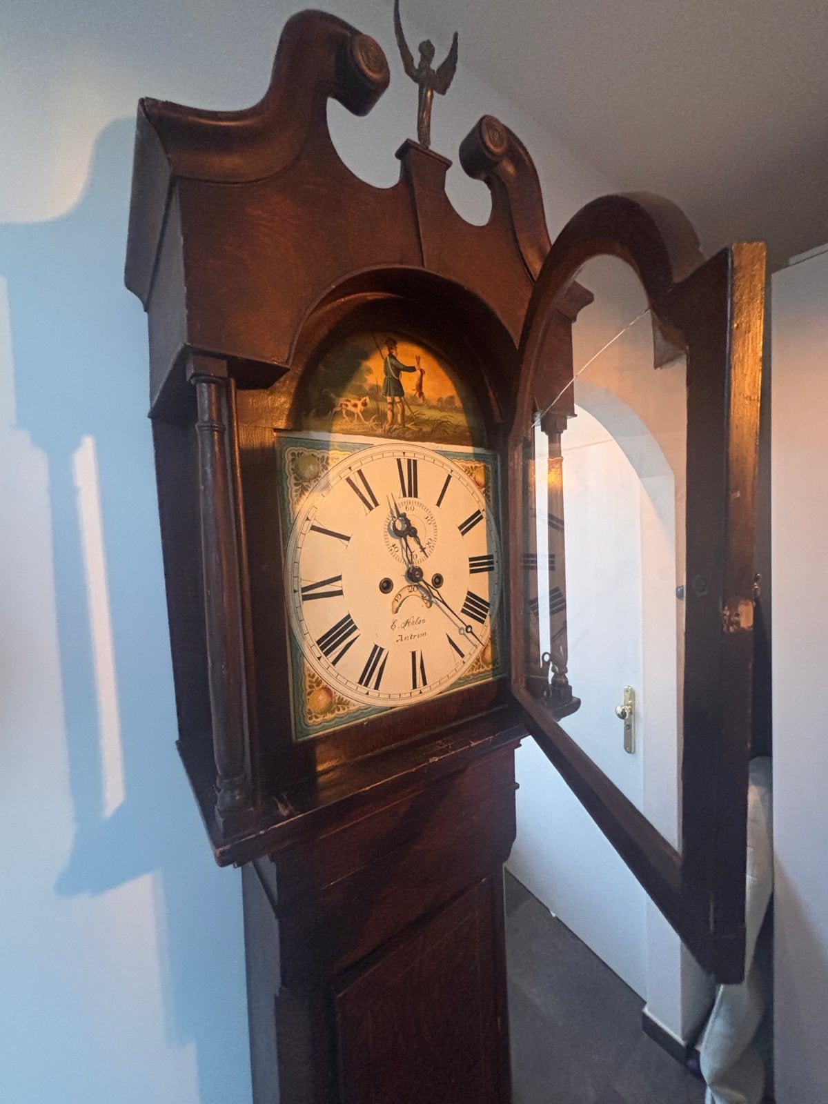 Antieke staande klok - E. Helson Antrim uit 1780 -1800, Antiek en Kunst, Ophalen