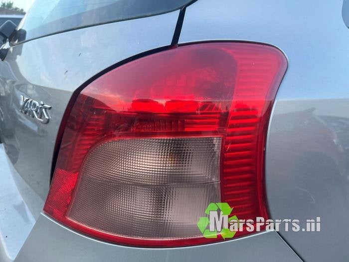 Achterlicht rechts van een Toyota Yaris, Gebruikt, -, -, Ophalen of Verzenden