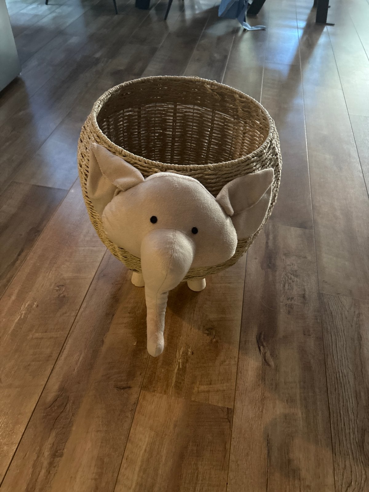 Leuke rieten olifant mand voor kinderkamer, Ophalen, Gebruikt