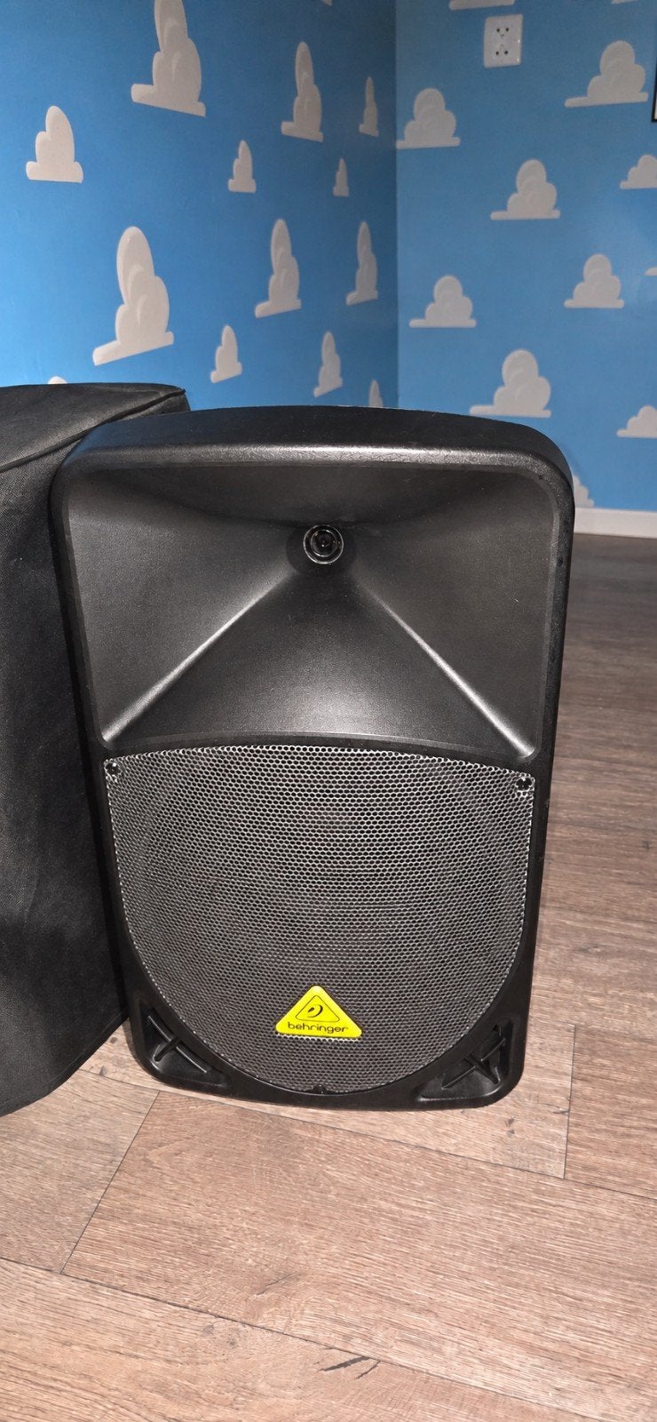Behringer B112D actieve luidspreker met stofhoes, Gebruikt, Overige typen, Ophalen, 150 watt of meer