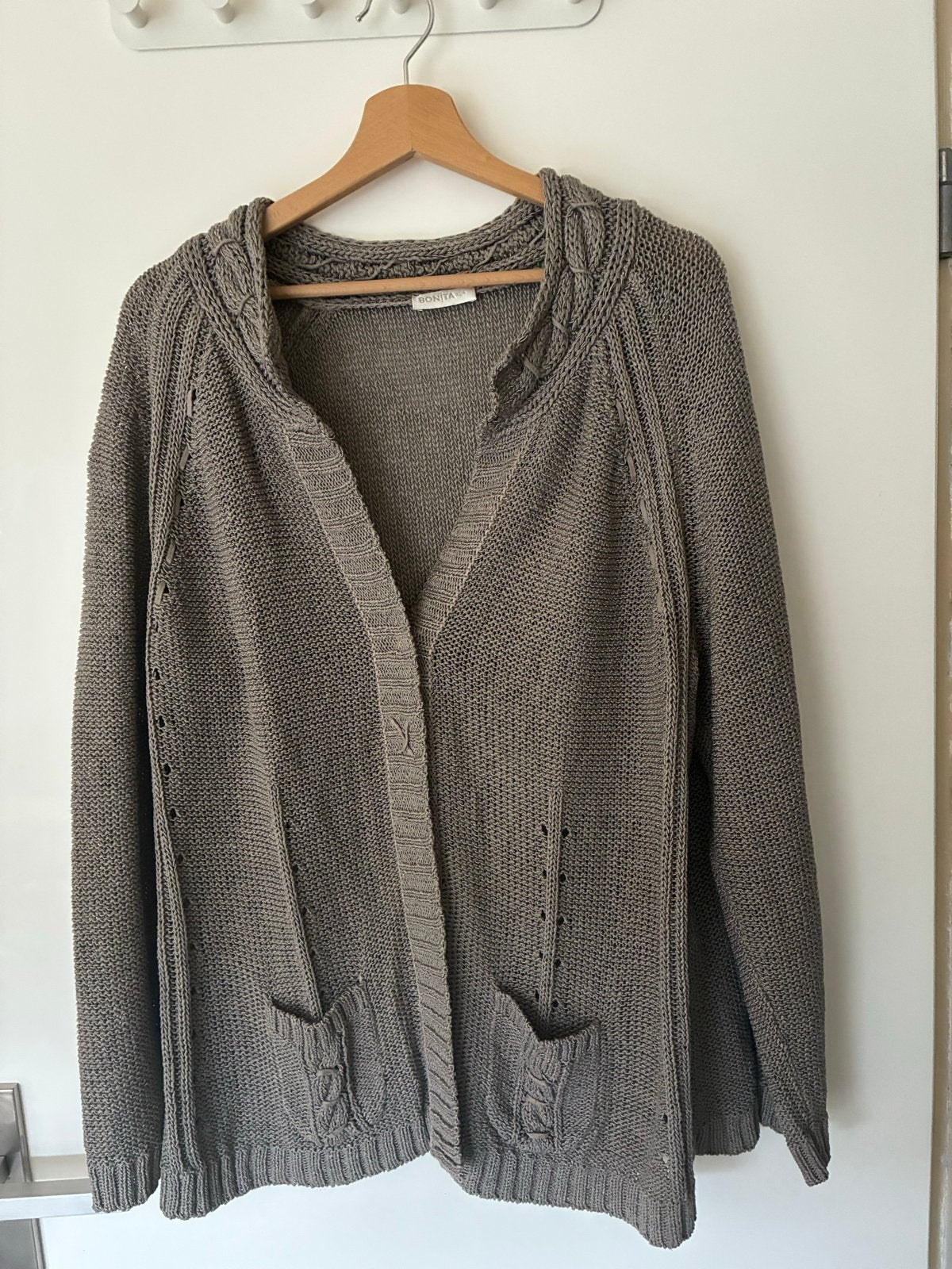 Bonita vest XL+ in taupe/grijs kleur, Kleding | Dames, Ophalen of Verzenden, Gedragen, Maat 46/48 (XL) of groter, Grijs
