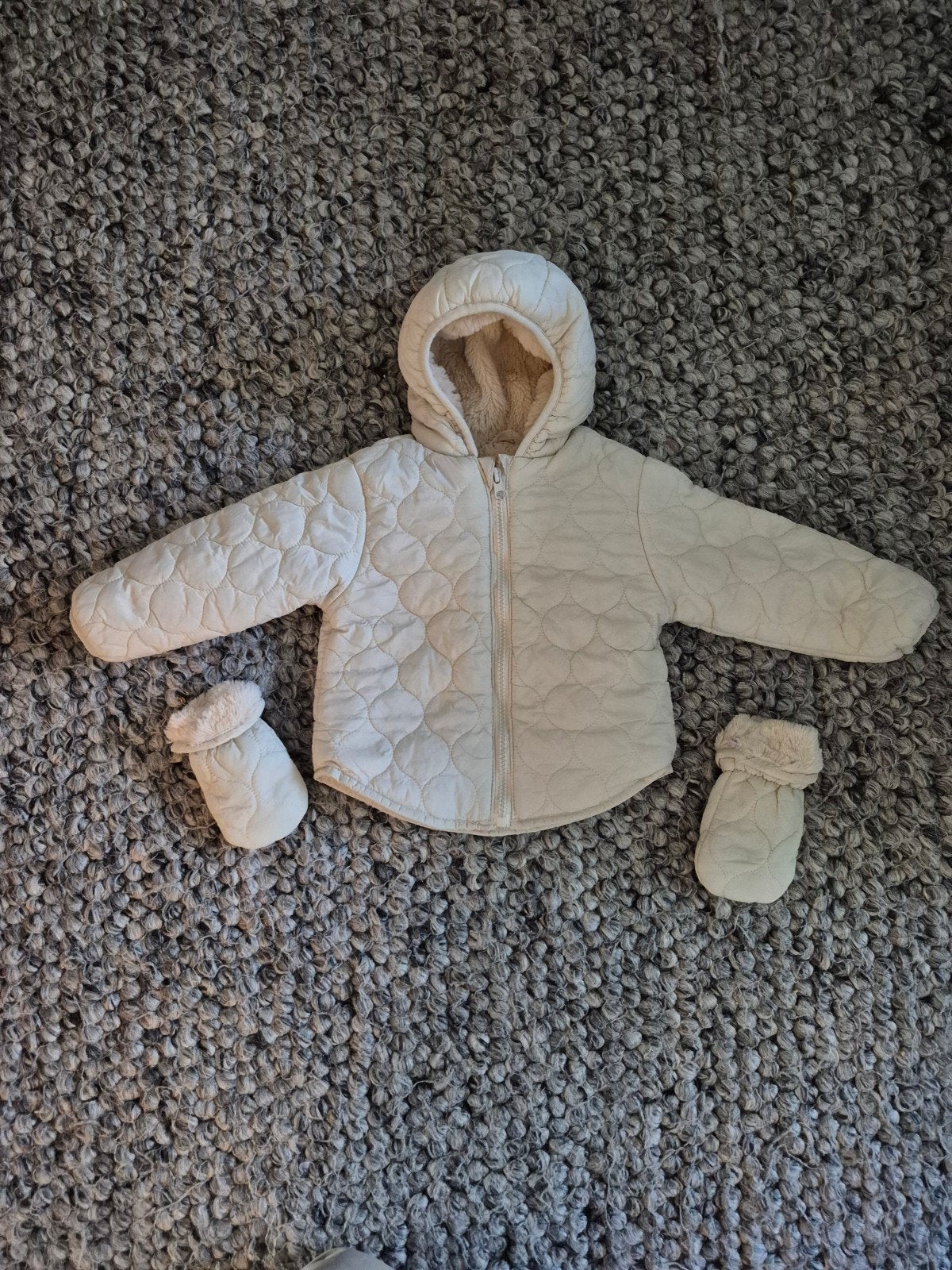 baby winterjas met wanten maat 86, Zeeman, Jongetje of Meisje, Ophalen of Verzenden, Zo goed als nieuw