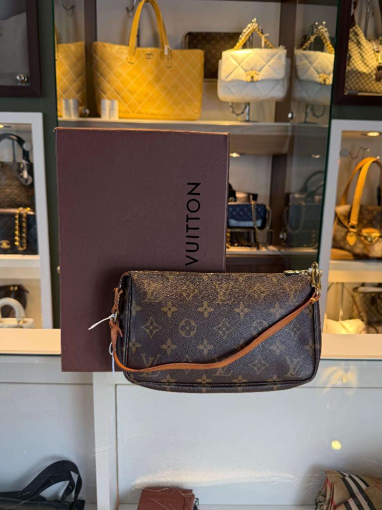 Louis Vuitton Pochette Accessoires, Sieraden, Tassen en Uiterlijk, Tassen | Damestassen, Ophalen, Gebruikt, Bruin, Schoudertasje