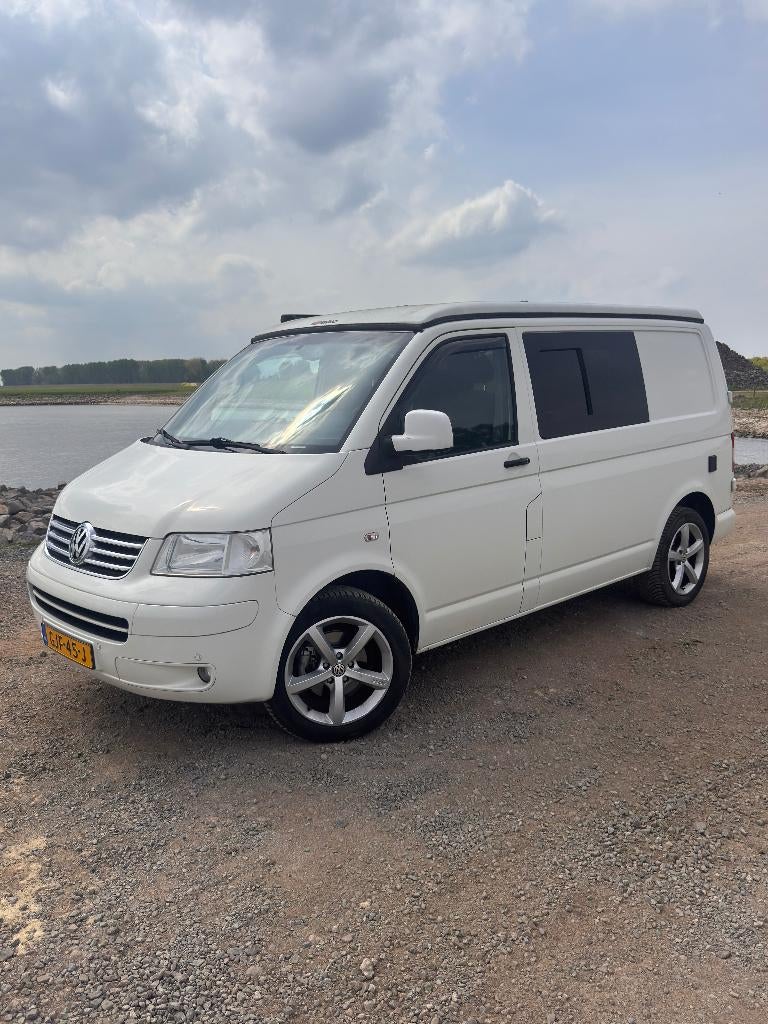 VW T5 Camper | 4 Zitplaatsen op Kenteken | Vakantieklaar, Voorwielaandrijving, Euro 5, Overige carrosserieën, Wit