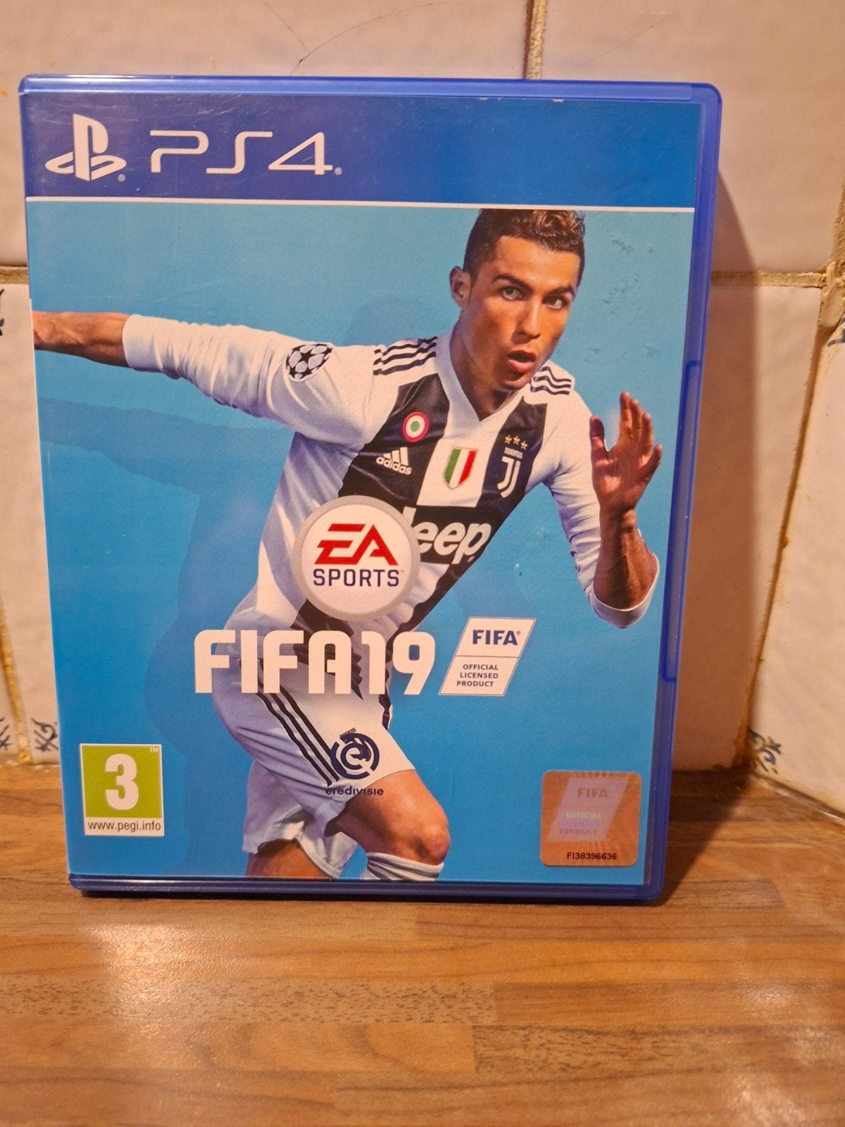 FIFA 19 voor PlayStation 4 - Zo goed als nieuw, 1 speler, Ophalen of Verzenden, Zo goed als nieuw, Eén computer