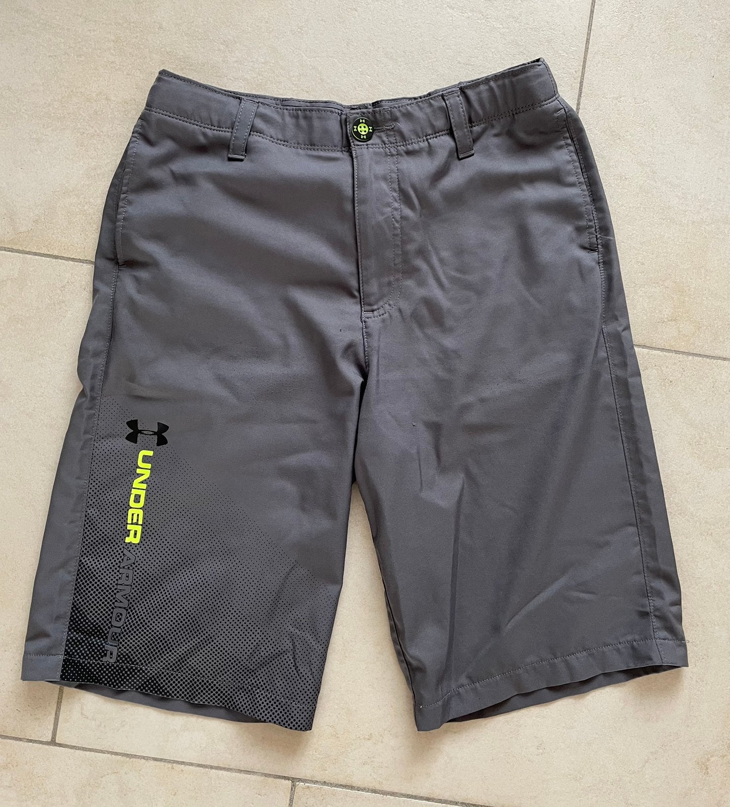 Under Armour golf broek short maat L 158 164 kind bermuda, Sport en Fitness, Ophalen of Verzenden, Gebruikt, Kleding
