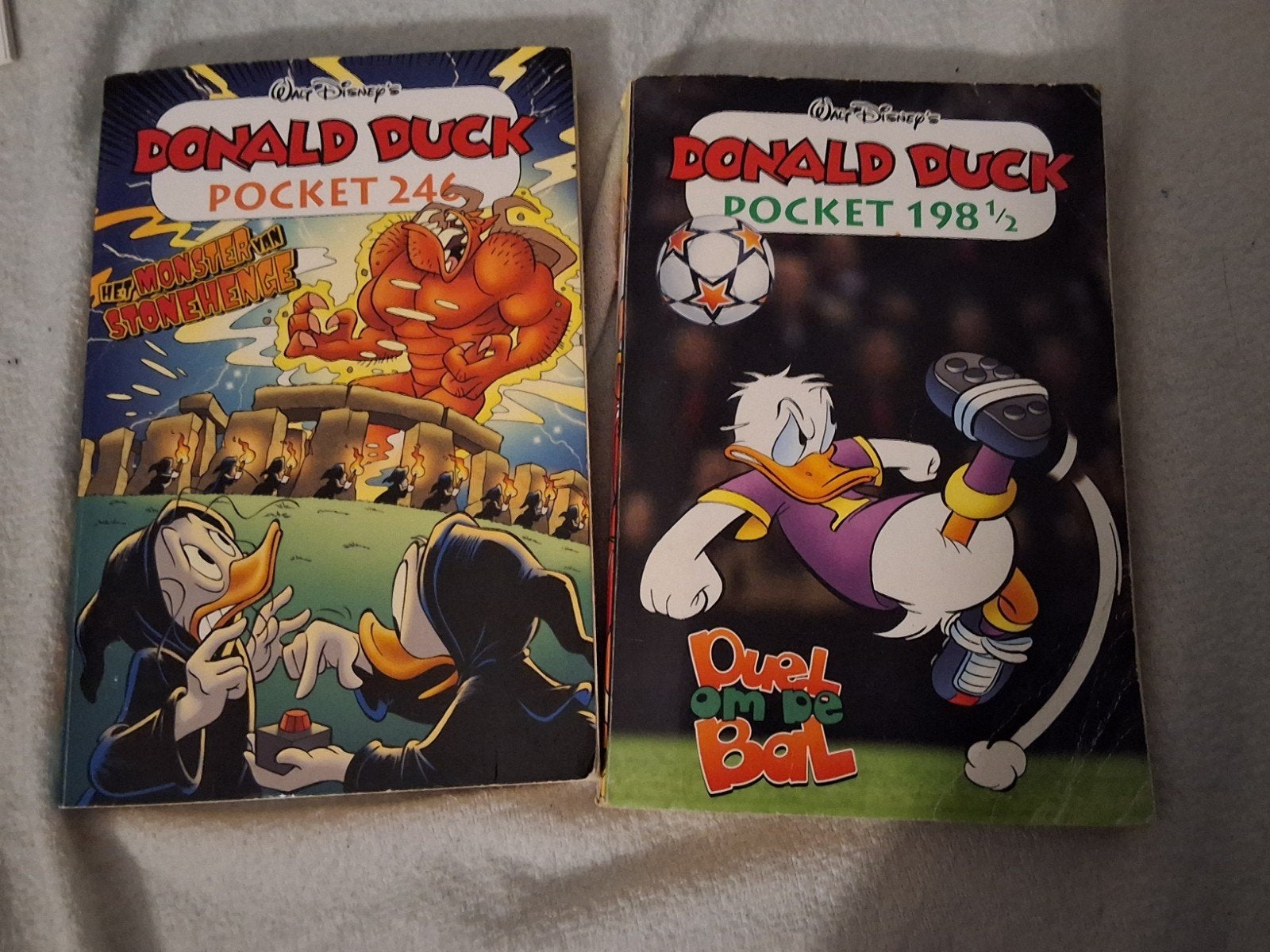 2 Donald duck speciale pockets, Europa, Ophalen of Verzenden, Zo goed als nieuw, Meerdere comics