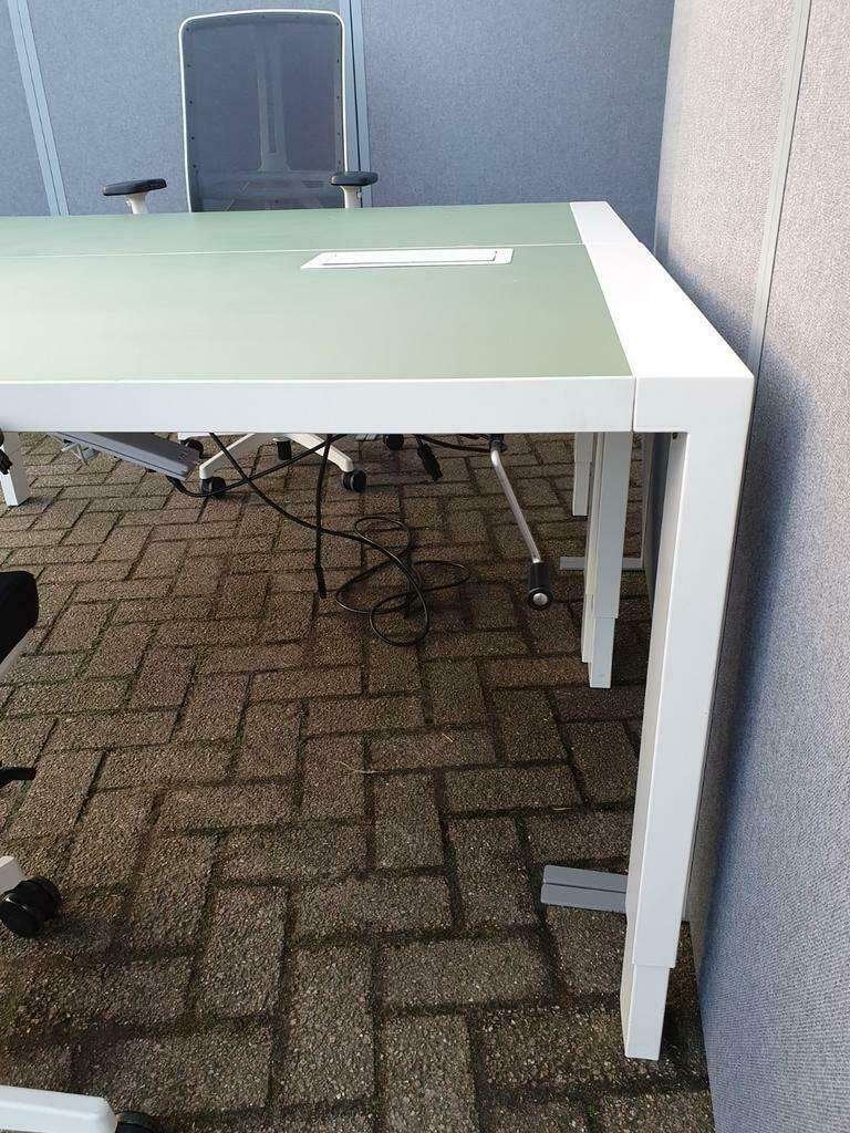 Vepa design slinger bureau wit groen, Huis en Inrichting, Bureaus, Postbus 95 – 7900 AB Hoogeveen, Metaal, In hoogte verstelbaar