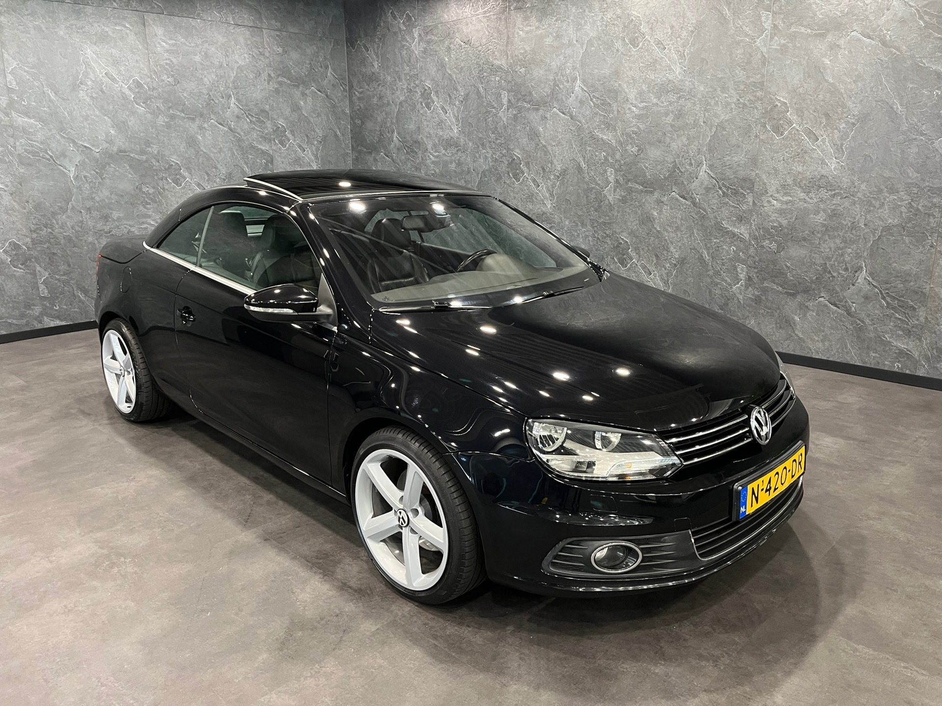 Volkswagen Eos 1.4 TSI 160PK HIGHLINE CABRIO LED PDC, Auto's, Voorwielaandrijving, Euro 5, 15 km/l, Gebruikt